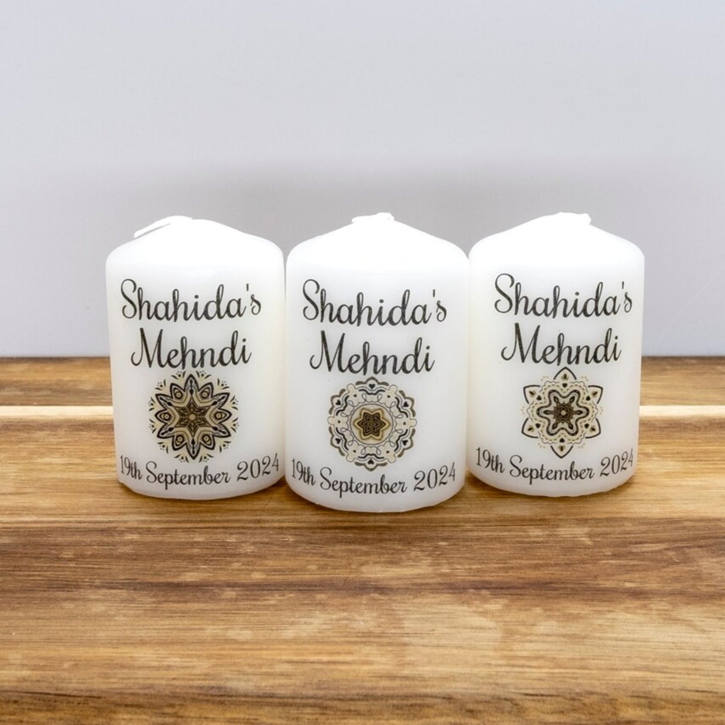 PERSONALISED PK10 BLACK AND GOLD MEHNDI CANDLE FAVOUR M022