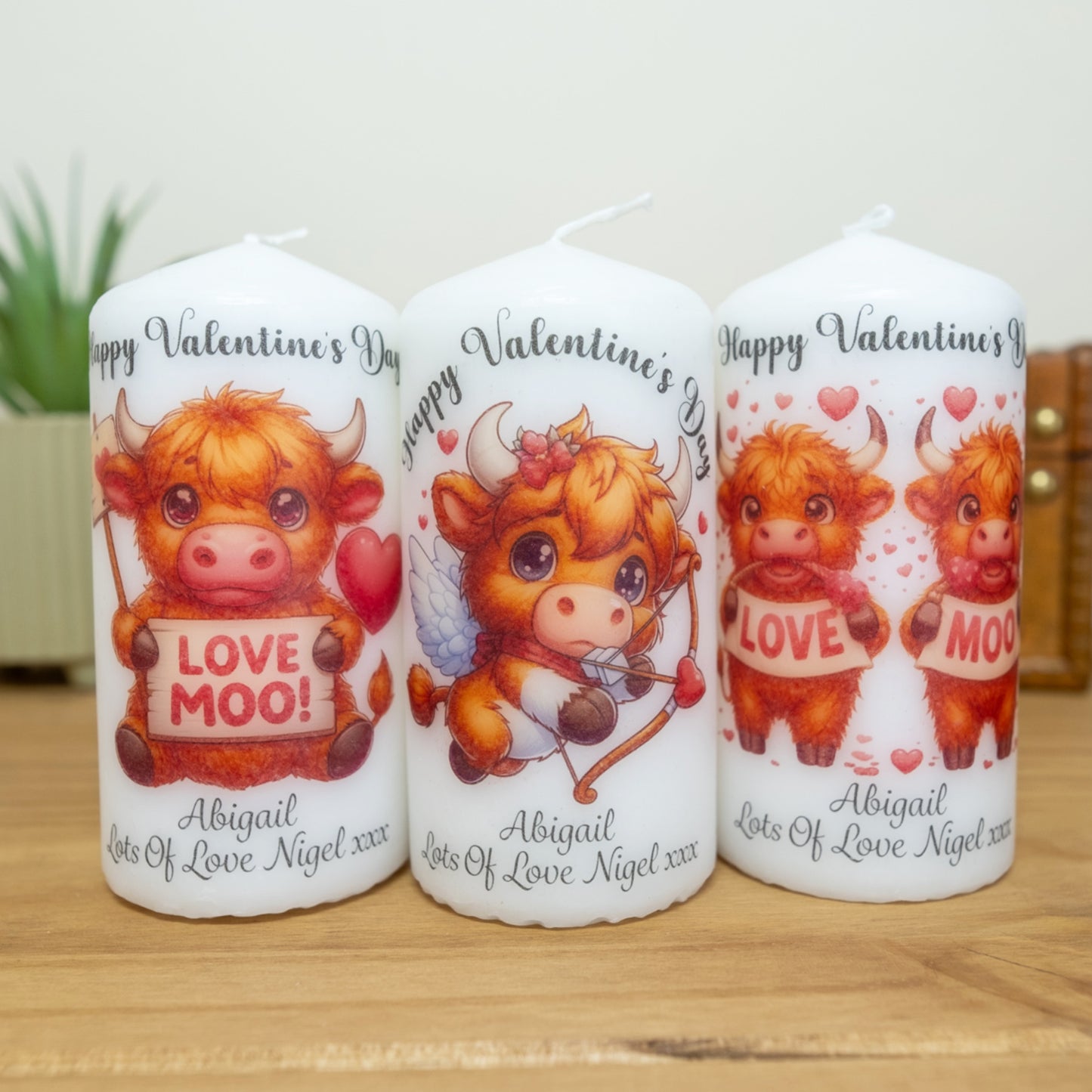 PERSONALISED 12CM CUTE HIGHLAND COW VALENTINE CANDLE P056