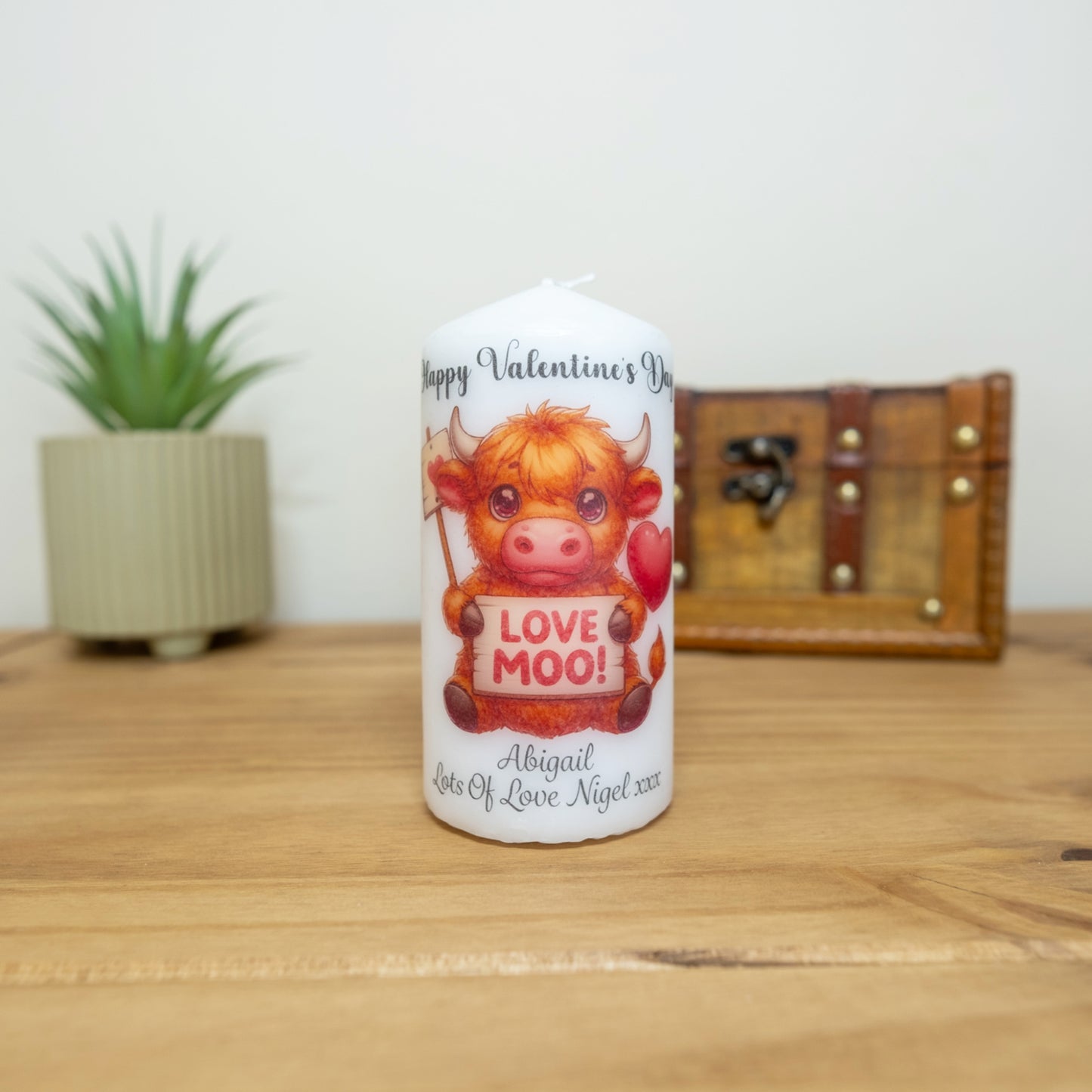 PERSONALISED 12CM CUTE HIGHLAND COW VALENTINE CANDLE P056