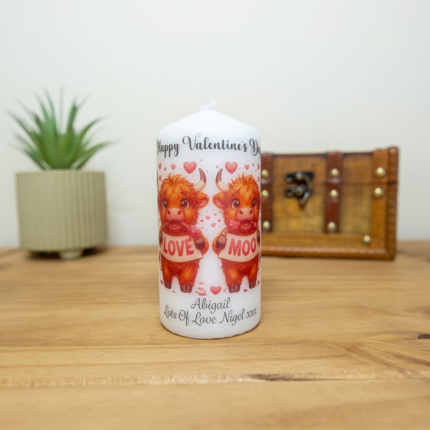 PERSONALISED 12CM CUTE HIGHLAND COW VALENTINE CANDLE P056