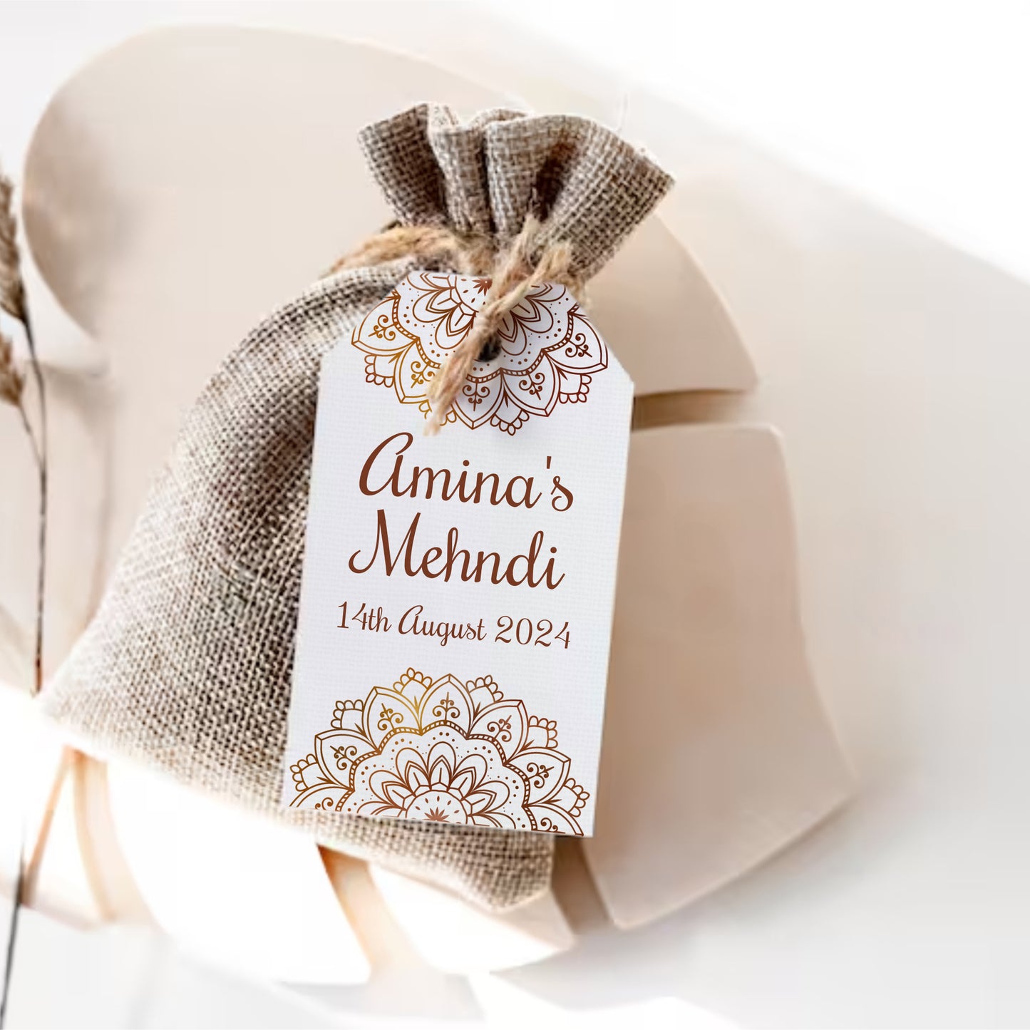 PERSONALISED GOLD MEHNDI FAVOUR TAGS T044
